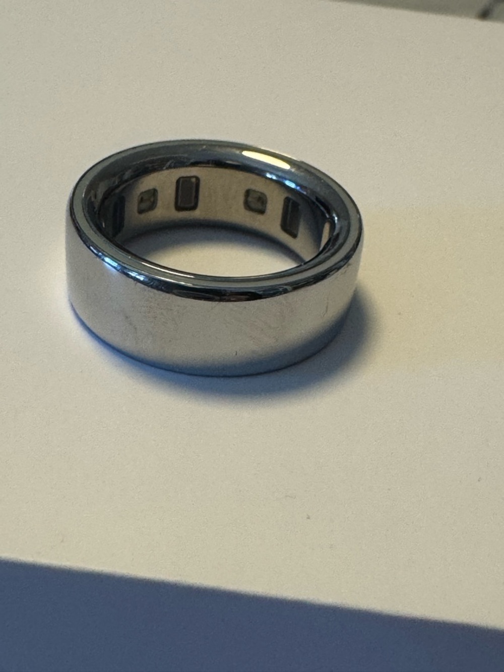 Oura Ring Gen 4 Smart Ring - Silver Finish - Picture 4 of 6